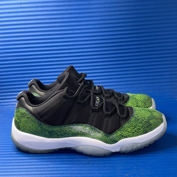 Size 15- Men’s Nike Air Jordan 11 Retro Low Green Snakeskin 528895-033 RARE 2014 - Picture 1 of 8